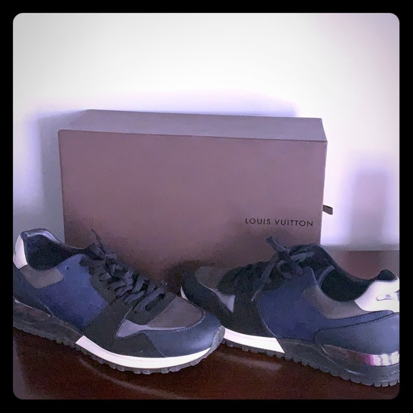 Authentic Louis Vuitton sneakers - Picture 1 of 4